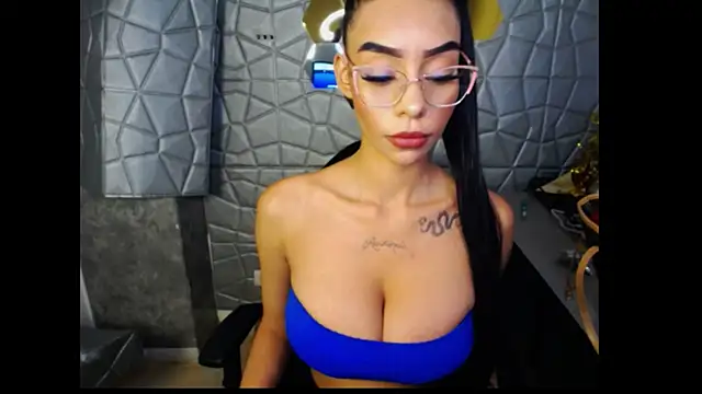 Tiffanny online show from 03/06/25, 01:03