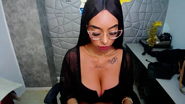 Tiffanny online show from 03/09/25, 03:49