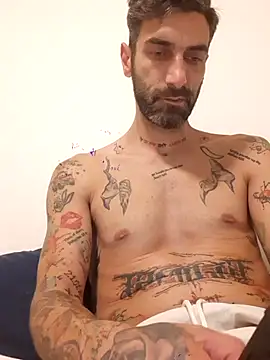 Snapshot of Italian69am chatting on 09/27/25, 02:44 Italian69am online show from 09/27/25, 02:44