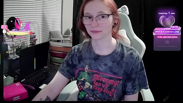 LilyFoxxx online show from 02/28/25, 04:21