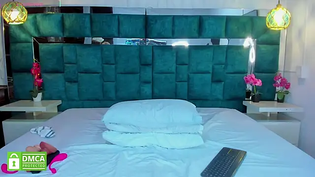 valtira nova online show from 11/12/25, 07:35