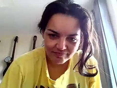 Snapshot of escritorasafada chatting on 03/19/25, 04:13 escritorasafada online show from 03/19/25, 04:13