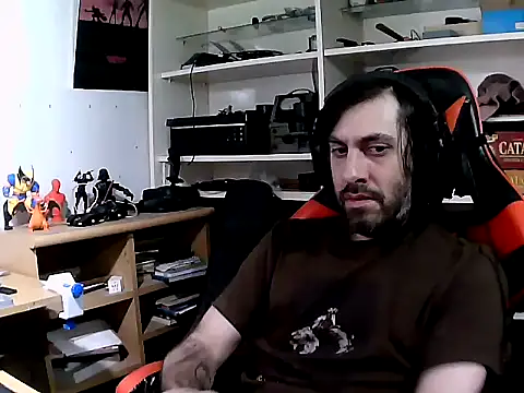 Snapshot of johnwood88 chatting on 11/13/25, 05:39 johnwood88 online show from 11/13/25, 05:39