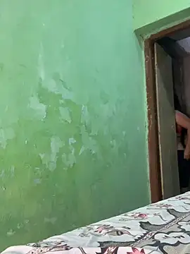 Snapshot of Black_Glow chatting on 01/01/25, 04:39 Black Glow online show from 01/01/25, 04:39