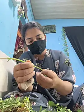 Snapshot of Black_Glow chatting on 01/23/25, 04:41 Black Glow online show from 01/23/25, 04:41