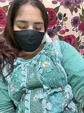 Snapshot of Black_Glow chatting on 03/11/25, 02:40 Black Glow online show from 03/11/25, 02:40