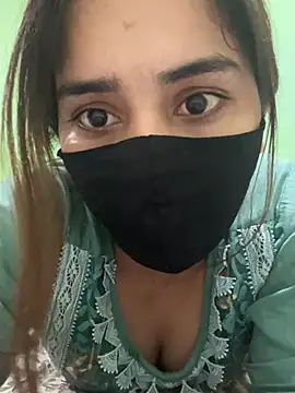 Snapshot of Black_Glow chatting on 03/11/25, 05:46 Black Glow online show from 03/11/25, 05:46