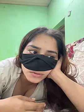 Snapshot of Black_Glow chatting on 03/13/25, 02:44 Black Glow online show from 03/13/25, 02:44