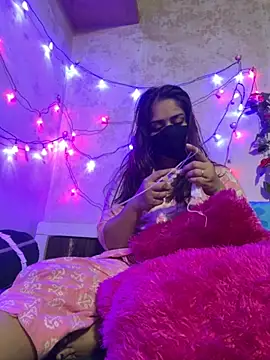 Snapshot of Black_Glow chatting on 09/11/25, 06:08 Black Glow online show from 09/11/25, 06:08