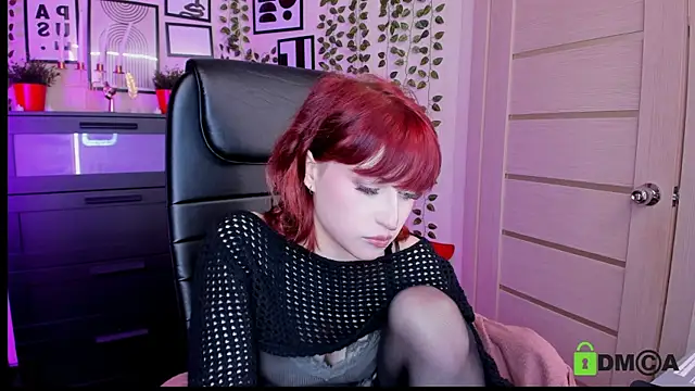 Snapshot of ElizaNik_ chatting on 07/11/26, 12:02 ElizaNik online show from 07/11/26, 12:02