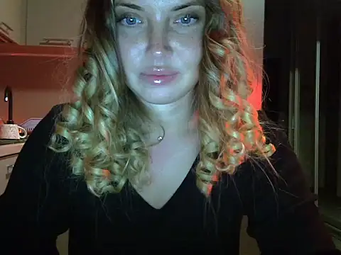 Lucky Anna online show from 12/24/24, 05:23