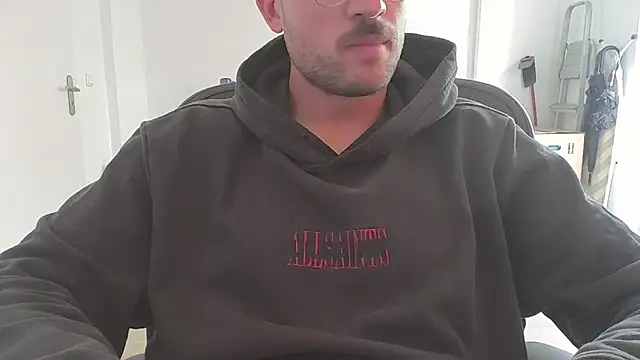 taallguyy 196 online show from 10/05/25, 08:56