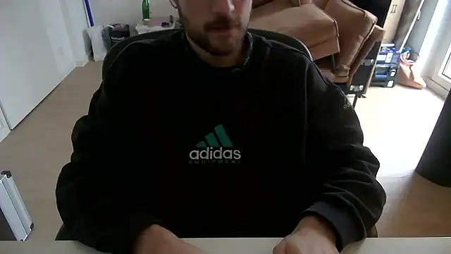 taallguyy 196 online show from 01/09/26, 10:40