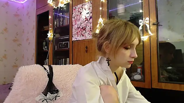 cloudgirrl online show from 01/09/25, 10:41