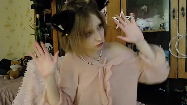 cloudgirrl online show from 03/09/25, 07:05