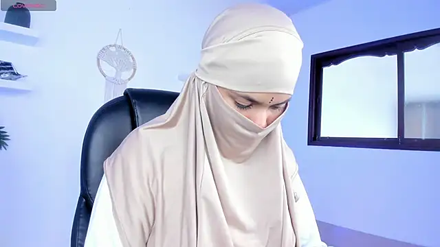 saray halam online show from 10/27/25, 06:01