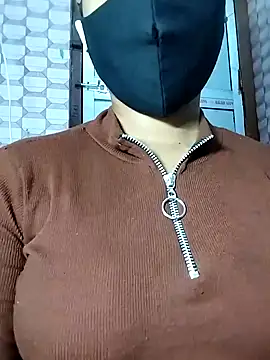 Snapshot of Shivani_Tivari chatting on 12/29/24, 06:05 Shivani Tivari online show from 12/29/24, 06:05