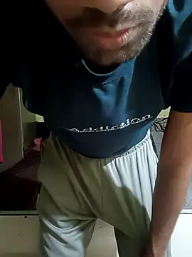 Snapshot of Skinny_Bigass_23 chatting on 05/16/26, 06:43 Skinny Bigass 23 online show from 05/16/26, 06:43