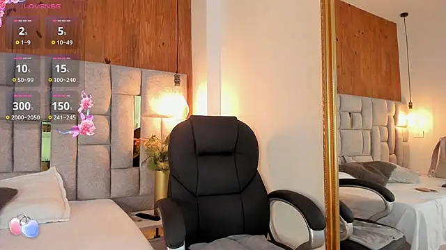 Saori newman online show from 09/19/25, 11:44