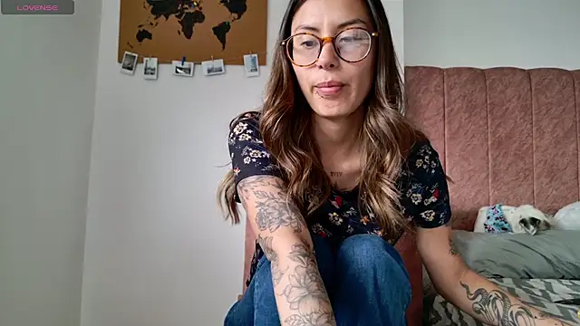 Emmy petit online show from 04/08/26, 06:08