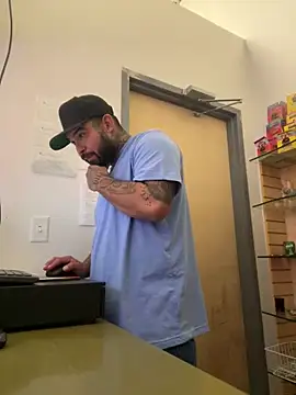 Snapshot of jr91esl chatting on 02/02/25, 07:41 jr91esl online show from 02/02/25, 07:41