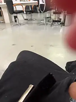 Snapshot of jr91esl chatting on 02/04/25, 07:51 jr91esl online show from 02/04/25, 07:51