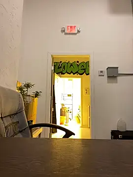 Snapshot of jr91esl chatting on 03/04/25, 07:08 jr91esl online show from 03/04/25, 07:08