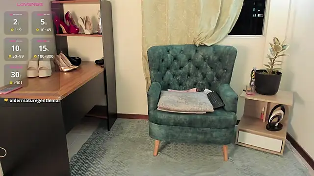 Snapshot of baker_ella chatting on 12/29/24, 12:52 baker ella online show from 12/29/24, 12:52