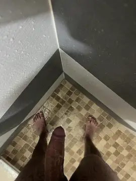 Snapshot of mylovetr1 chatting on 02/05/25, 04:59 mylovetr1 online show from 02/05/25, 04:59