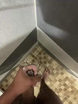 Snapshot of mylovetr1 chatting on 02/13/25, 04:43 mylovetr1 online show from 02/13/25, 04:43