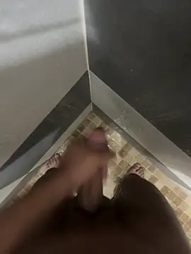 Snapshot of mylovetr1 chatting on 03/15/25, 04:13 mylovetr1 online show from 03/15/25, 04:13