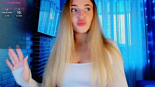 Evacadooo online show from 10/23/25, 06:45