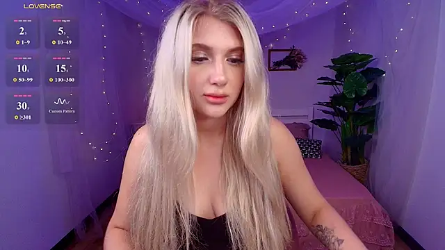 Snapshot of Evacadooo chatting on 07/07/26, 02:58 Evacadooo online show from 07/07/26, 02:58