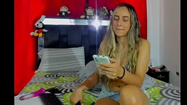 chloe vasquez710 online show from 01/15/25, 04:32