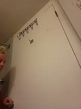 Snapshot of Yourfantasy1379 chatting on 10/04/25, 01:58 Yourfantasy1379 online show from 10/04/25, 01:58