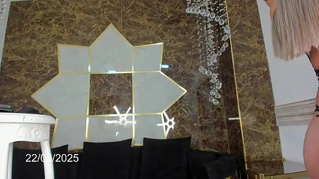 Snapshot of Charlie_Doll chatting on 03/22/25, 05:17 Charlie Doll online show from 03/22/25, 05:17