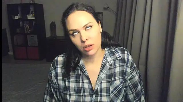 MollyCheiz online show from 01/17/25, 08:22