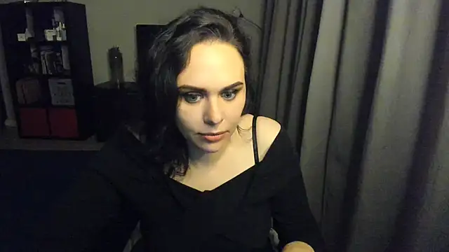 MollyCheiz online show from 02/11/25, 08:52