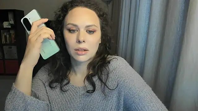 MollyCheiz online show from 05/31/26, 05:53