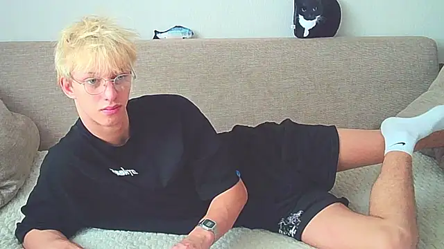 Ostin meow online show from 12/17/24, 06:45