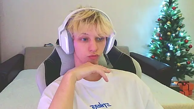 Ostin meow online show from 01/08/25, 04:00