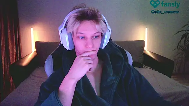 Ostin meow online show from 01/27/25, 02:46