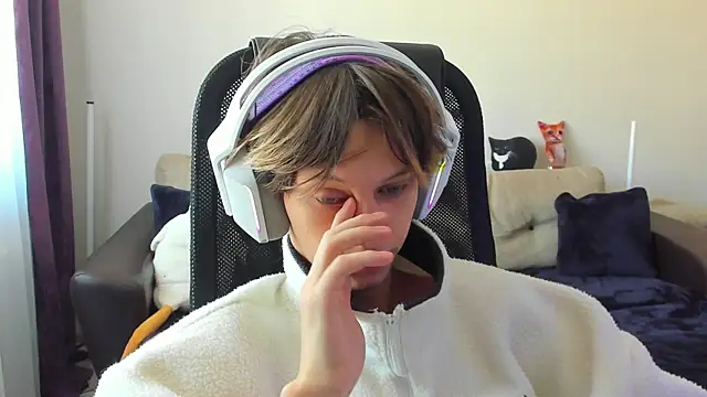 Ostin meow online show from 09/15/25, 03:50