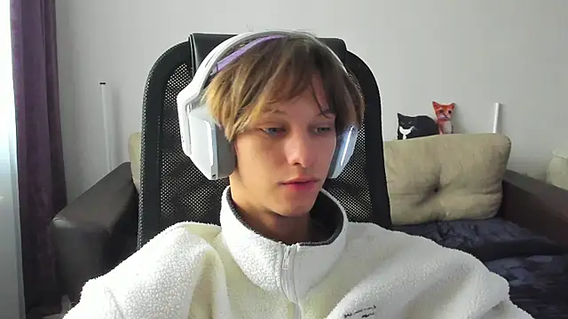 Ostin meow online show from 09/29/25, 05:23