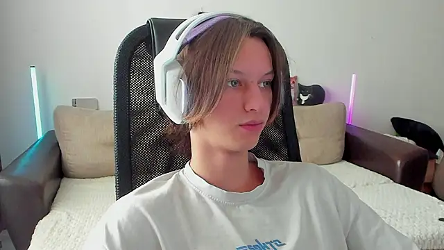 Ostin meow online show from 02/03/26, 09:47