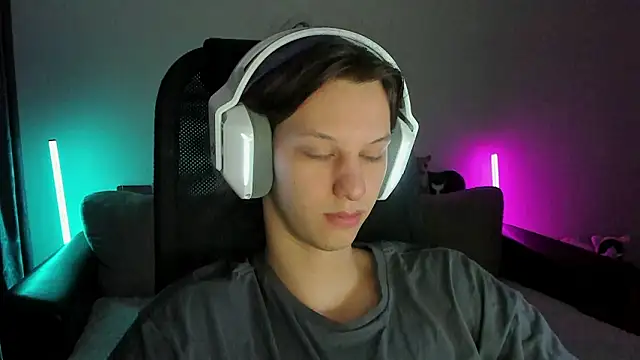 Ostin meow online show from 02/08/26, 01:14