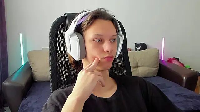 Ostin meow online show from 03/02/26, 05:08