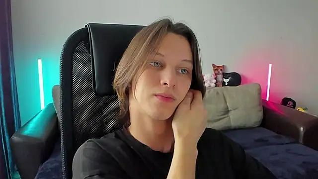 Ostin meow online show from 03/23/26, 02:26