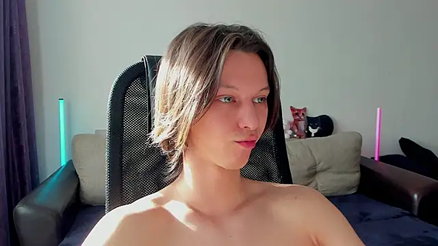 Snapshot of Ostin_meow chatting on 04/24/26, 10:50 Ostin meow online show from 04/24/26, 10:50