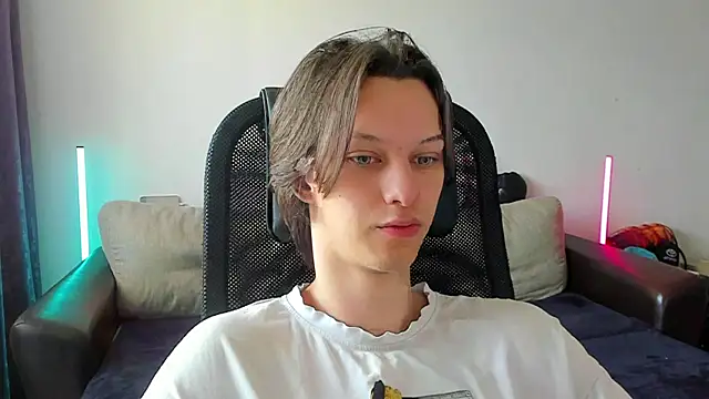 Snapshot of Ostin_meow chatting on 05/19/26, 08:09 Ostin meow online show from 05/19/26, 08:09